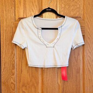 NWT SHEIN ICON Women's White Notched Neck Crop Tee Size M
